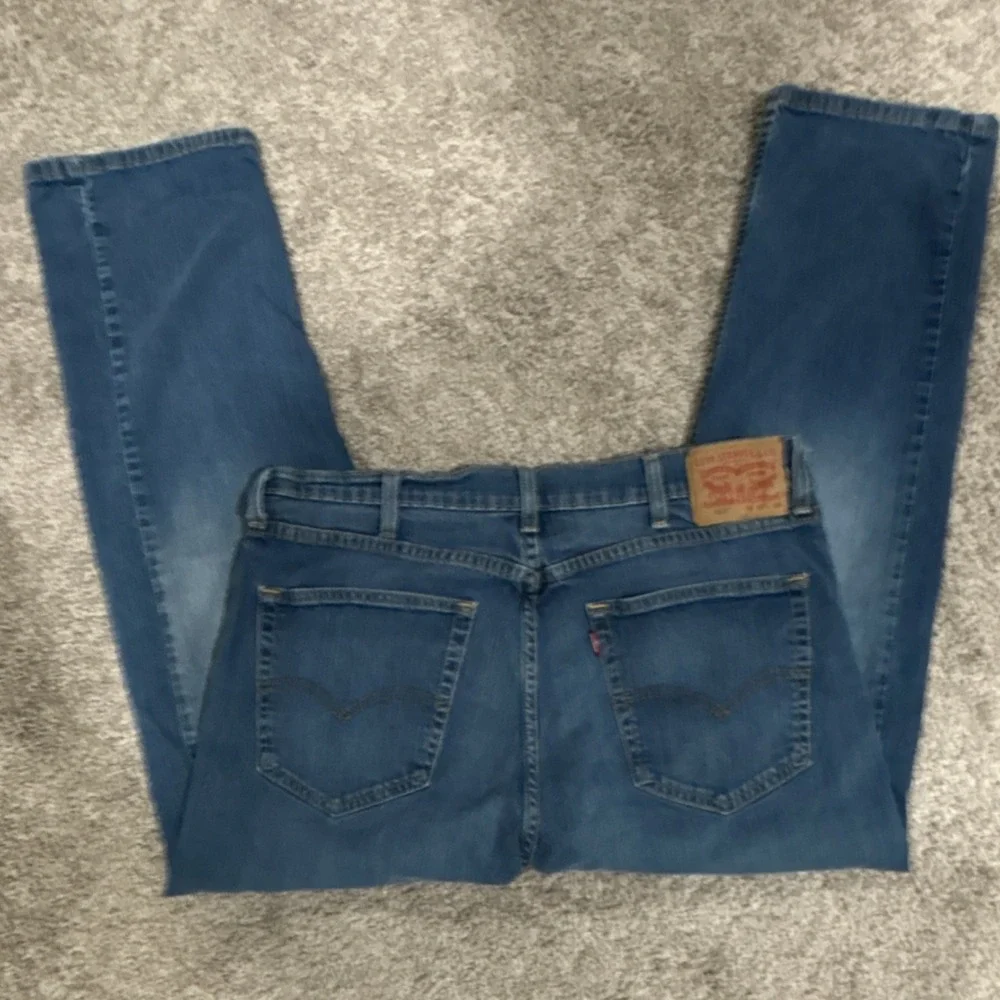 Levi's 505 Men's Blue Denim Jeans Straight Leg Medium Wash Regular Fit